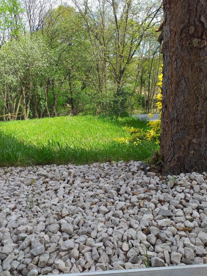 Holiday Home Tunnel Ravne Visoko Bagian luar foto
