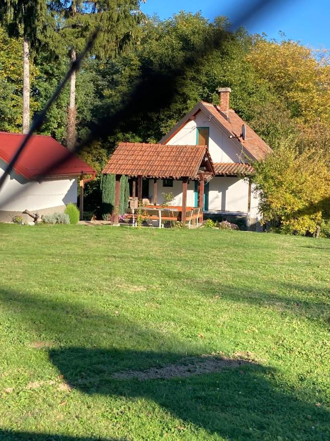 Holiday Home Tunnel Ravne Visoko Bagian luar foto