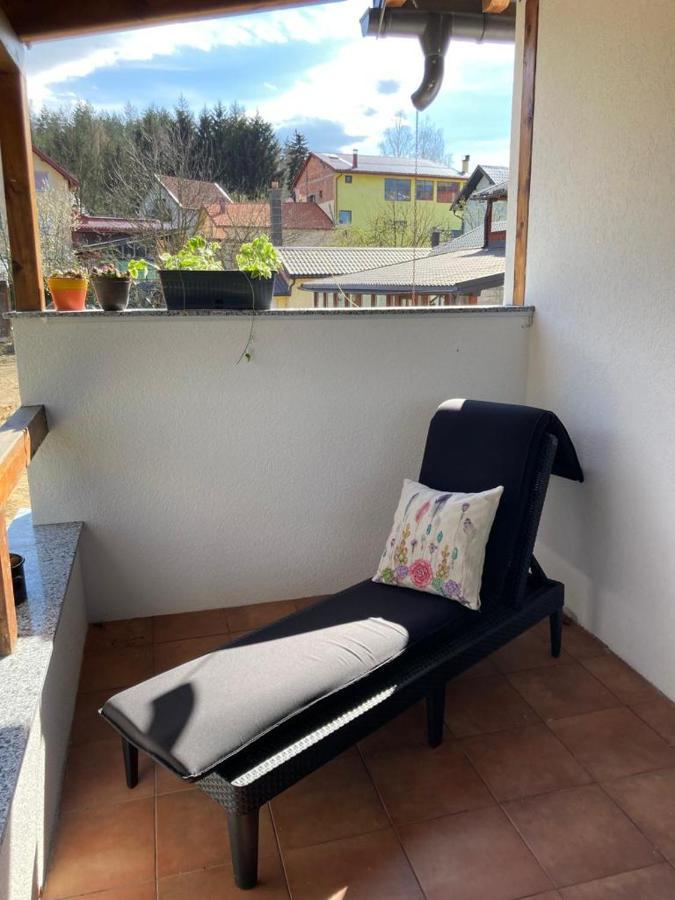 Holiday Home Tunnel Ravne Visoko Bagian luar foto