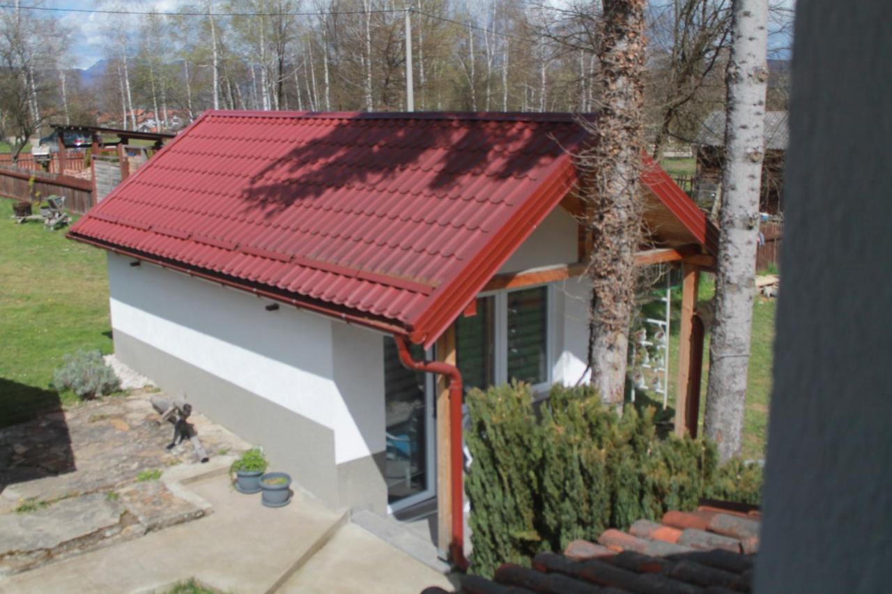 Holiday Home Tunnel Ravne Visoko Bagian luar foto
